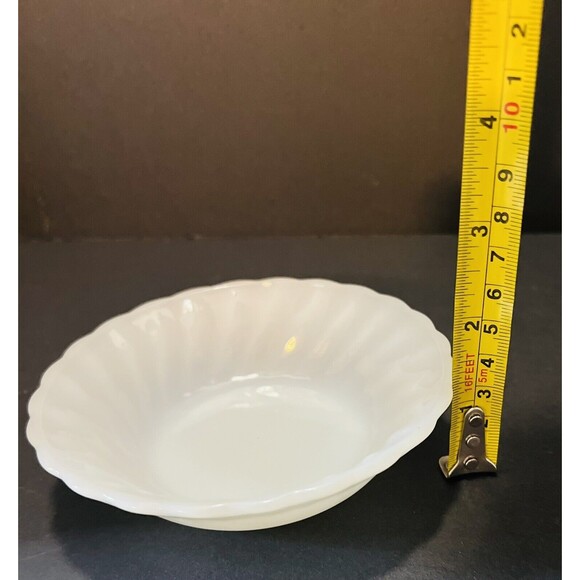 VTG Anchor Hocking Milk Glass Dessert Bowl/Ice Cream Swirled Edge 5” White - Picture 6 of 6